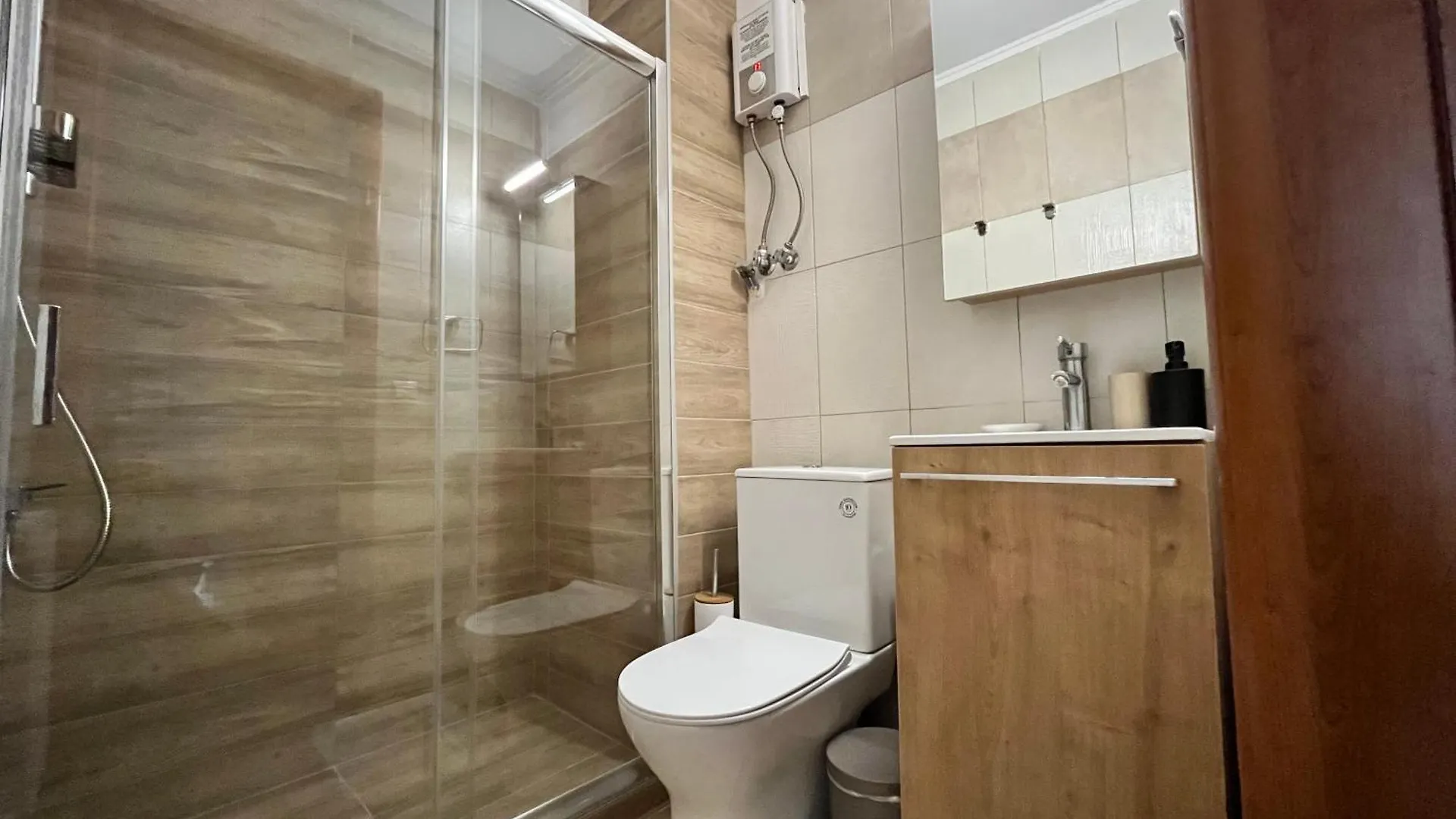 Great View Luxury Living-Metro Station Apartment Thessaloniki Greece